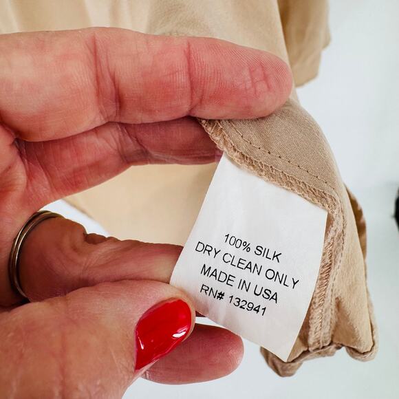 Amanda Uprichard 100% Silk Blouse Medium Beige Tan V-Neck Long Sleeve Top Medium - Picture 4 of 6